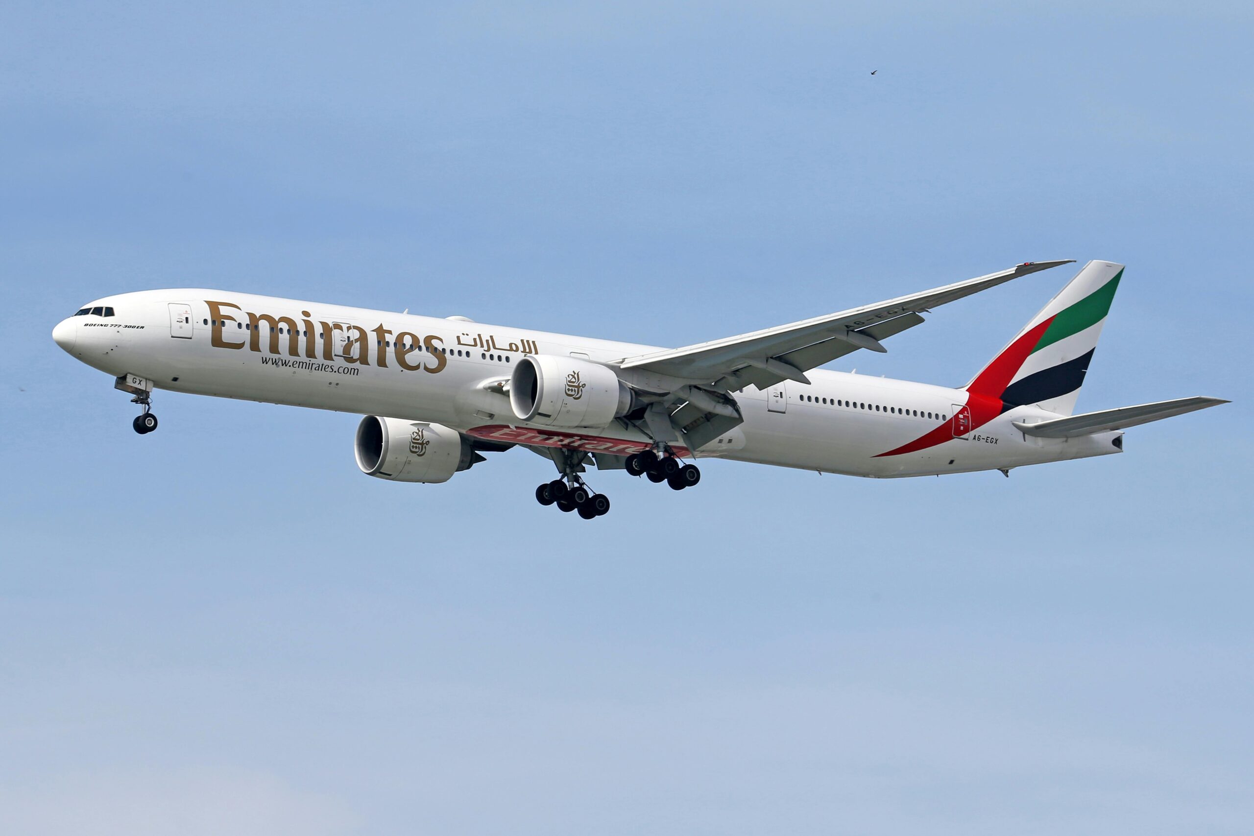 emirates air plane flying