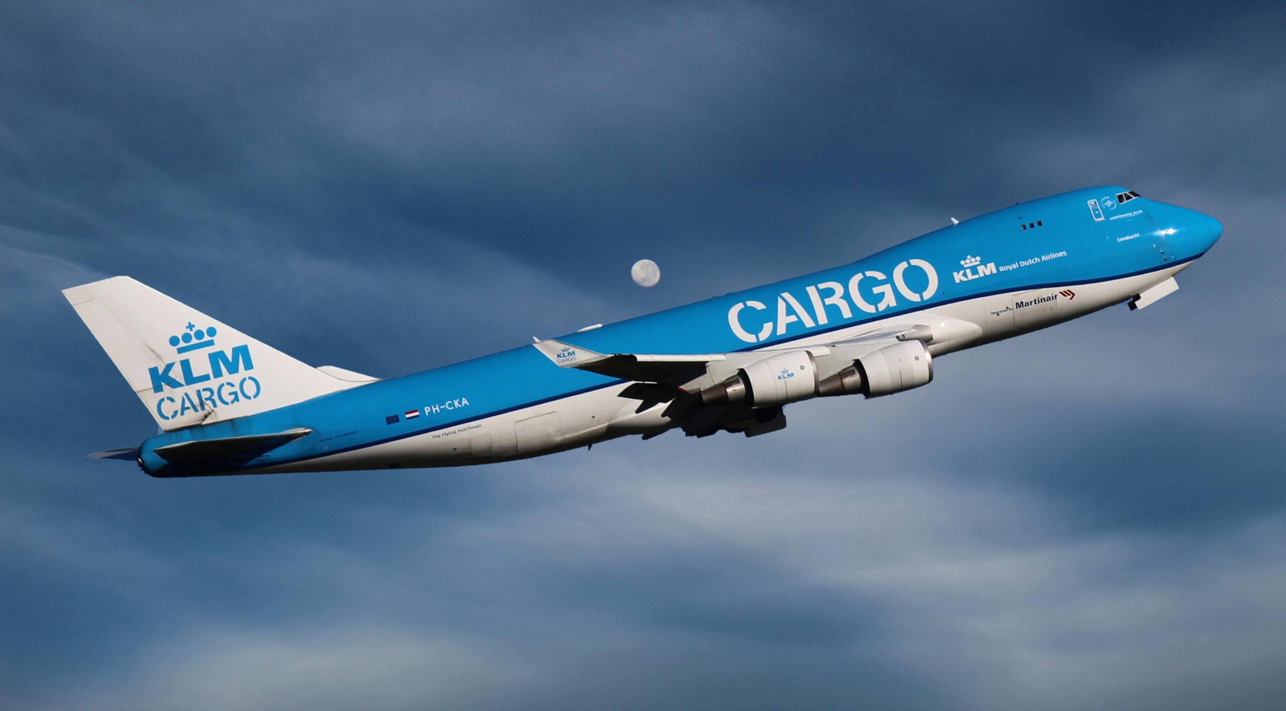 air cargo plane picture